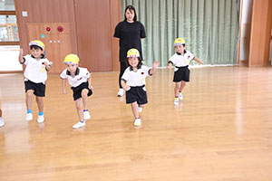 体操教室　鉄棒頑張りました　　ひまわり