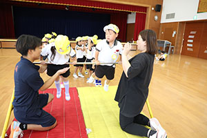 体操教室　鉄棒頑張りました　　ひまわり