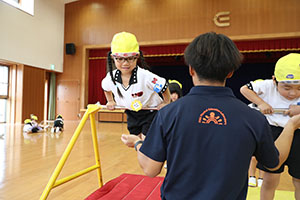 体操教室　鉄棒頑張りました　　ひまわり
