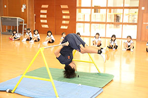 体操教室　鉄棒頑張りました　　たんぽぽ