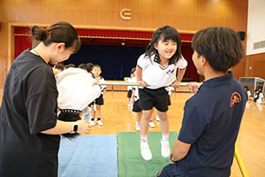 体操教室　鉄棒頑張りました　　たんぽぽ
