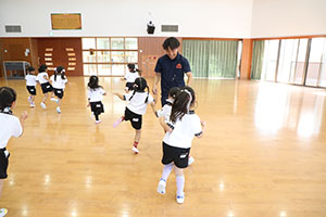 体操教室　鉄棒頑張りました　　たんぽぽ