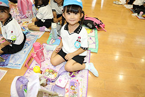 東員町中部公園遠足 　ーホールでお弁当ー　年中　 
