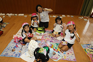 東員町中部公園遠足 　ーホールでお弁当ー　年中　 