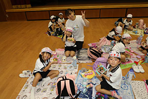 東員町中部公園遠足 　ーホールでお弁当ー　年中　 