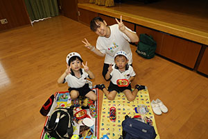 東員町中部公園遠足 　ーホールでお弁当ー　年中　 