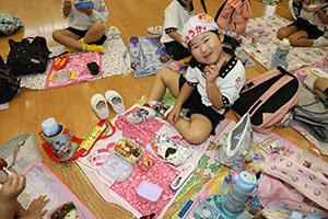 東員町中部公園遠足 　ーホールでお弁当ー　年中　 