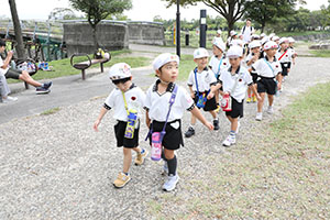 東員町中部公園遠足 　年中　 NO.1