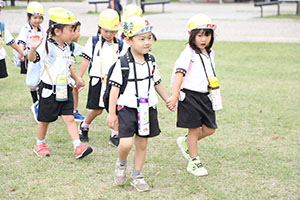 東員町中部公園遠足 　年中　 NO.1