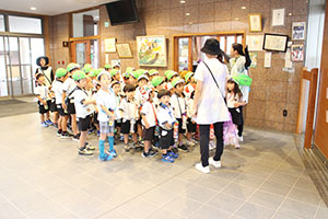 お散歩へでかけました　りす・B