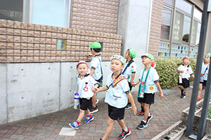 お散歩へでかけました　りす・B