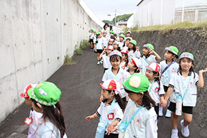 お散歩へでかけました　りす・B