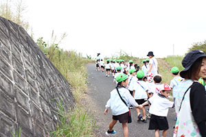 お散歩へでかけました　りす・B