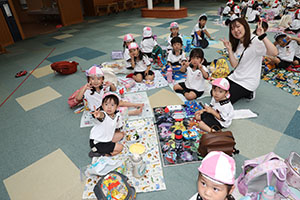 エンゼルドームでお弁当🎵　 　年少