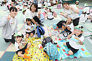 エンゼルドームでお弁当🎵　 　年少