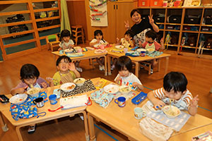 お給食の様子とみらいの給食週間　　ぺんぎん