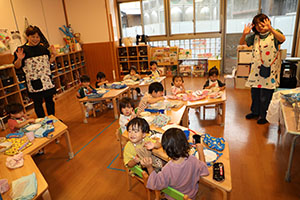 お給食の様子とみらいの給食週間　　ぺんぎん