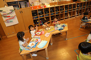 お給食の様子とみらいの給食週間　　ぺんぎん