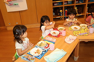 お給食の様子とみらいの給食週間　　ぺんぎん