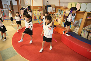 リズムフェスティバルのチームで遊びました　年長　NO．2