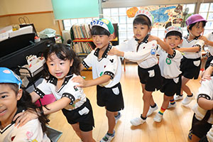 リズムフェスティバルのチームで遊びました　年長　NO．2