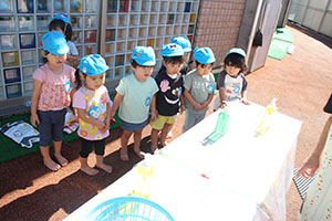 色水遊び　ぺんぎん