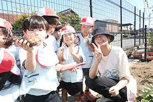 エンゼル畑でおいもほり　年少