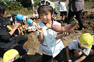 エンゼル自然体験農園でおいもほり　　年中