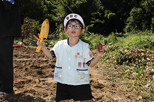 エンゼル自然体験農園でおいもほり　　年中