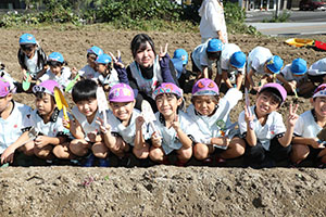 エンゼル自然体験農園でおいもほり　　年長