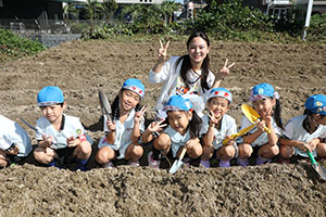 エンゼル自然体験農園でおいもほり　　年長