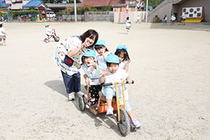 元気いっぱい園庭遊び！！