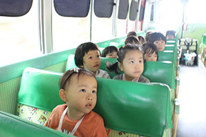 キッズクラブの汽車バス遠足　火曜コース