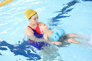 トップスイミングへ行きました　ばら・すみれ　NO．2