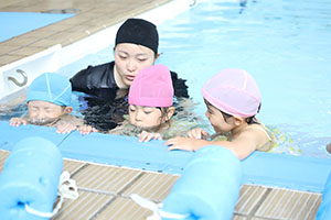 トップスイミングへ行きました　ばら・すみれ　NO．2