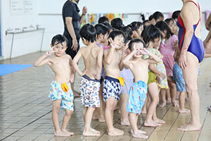 トップスイミングへ行きました　ばら・すみれ　NO．2