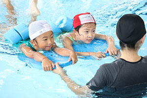 トップスイミングへ行きました　ばら・すみれ　NO．2