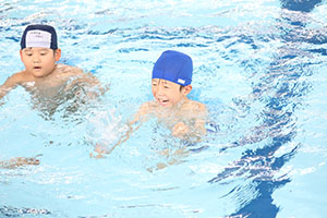 トップスイミングへ行きました　ばら・すみれ　NO．2