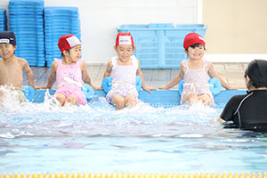 トップスイミングへ行きました　ばら・すみれ　NO．1