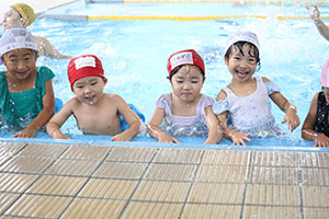 トップスイミングへ行きました　ばら・すみれ　NO．1