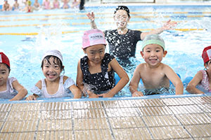 トップスイミングへ行きました　ばら・すみれ　NO．1