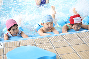 トップスイミングへ行きました　ばら・すみれ　NO．1