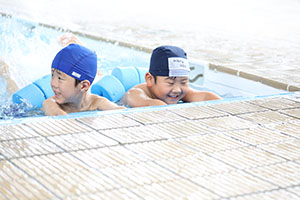 トップスイミングへ行きました　ばら・すみれ　NO．1