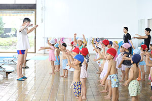 トップスイミングへ行きました　ばら・すみれ　NO．1