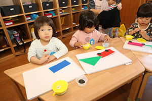 折り紙を使って制作　ぺんぎん