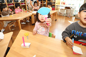 ほうきの制作　ひよこ