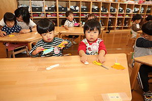 ほうきの制作　ひよこ