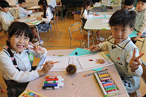 枝豆とさつまいもなどの絵を描きました　B