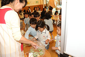 給食参観🍴給食試食会　　ばら