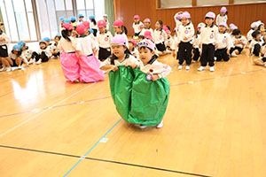 10月生まれのお誕生会　ーお寿司運び・デカパンリレーー　年中